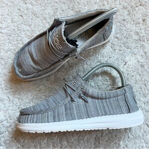 hey dude: Wally Youth Slip On Linen Stone Gray Casual Sneakers Size Y4-L5